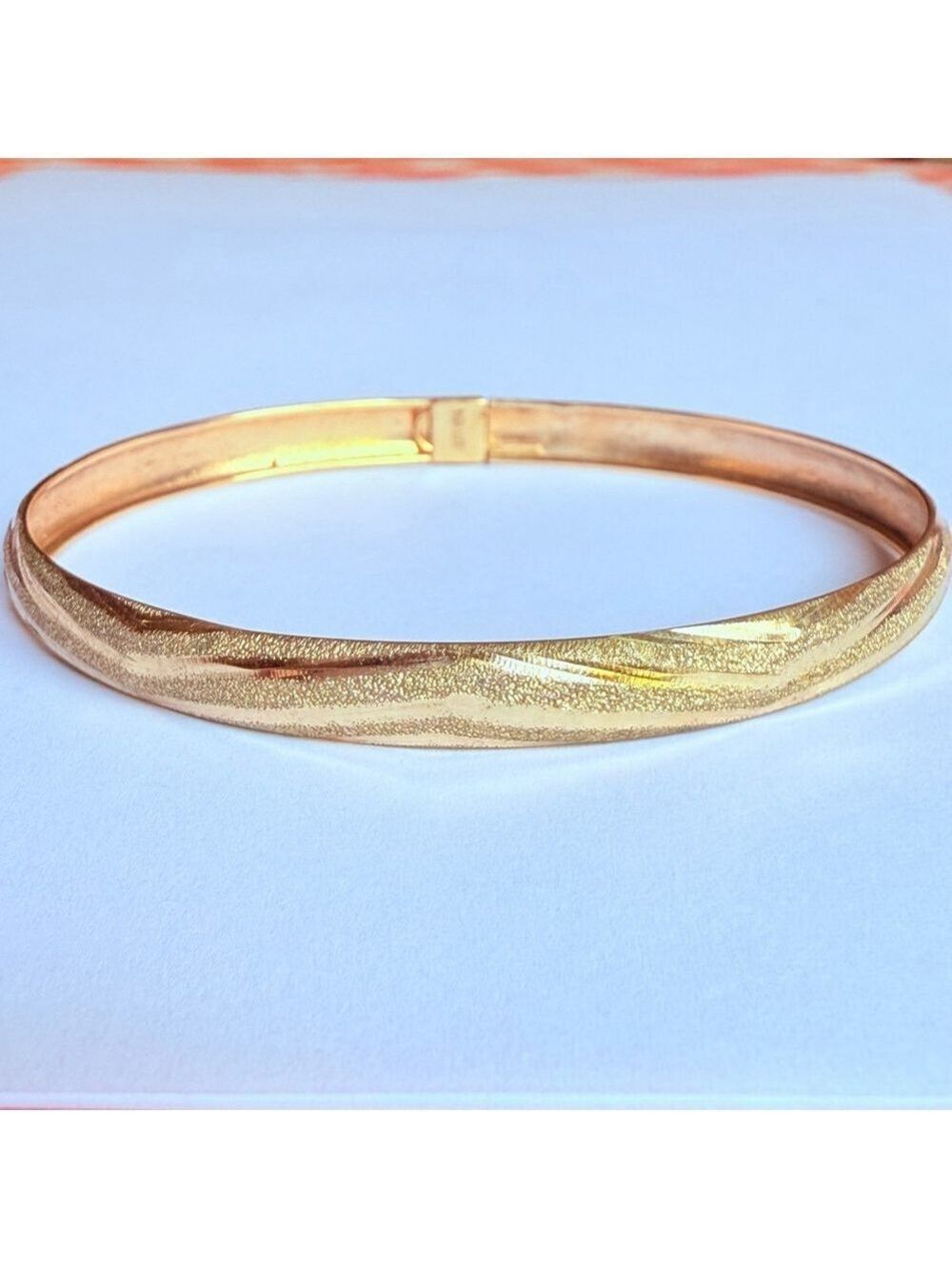 10K Solid Yellow Gold Classic Chevron Wave Diamond Etched Bangle Bracelet JJT